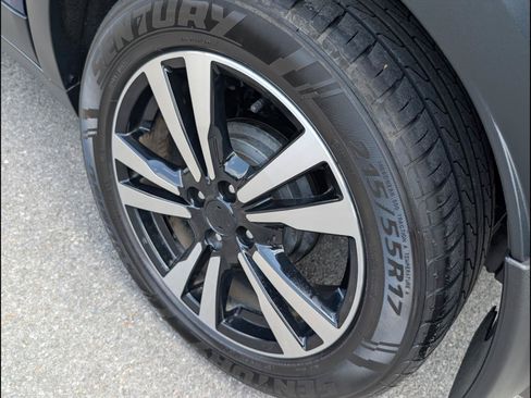 Used 2019 Nissan Kicks SV FWD image 21
