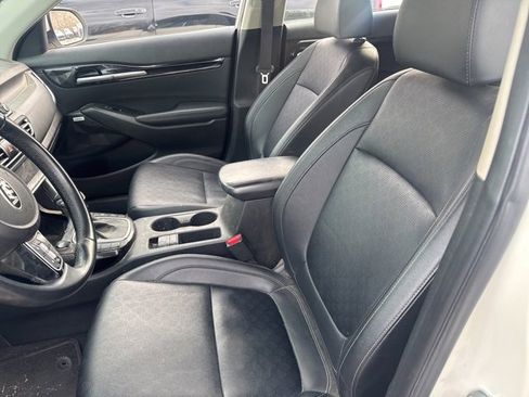 Used 2021 Kia Seltos SX w/ SX Sunroof Package image 9