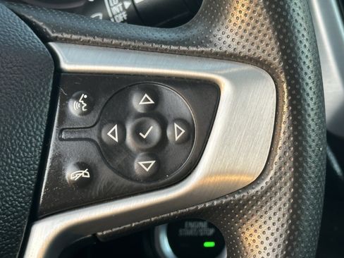 Used 2022 GMC Terrain SLE image 23