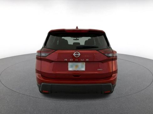 Used 2025 Nissan Rogue SV AWD/4WD image 8