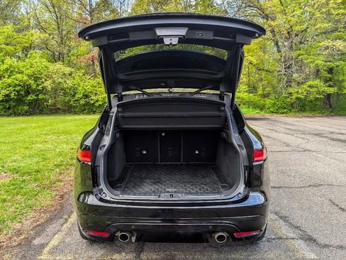 Used 2018 Jaguar F-PACE S AWD/4WD image 7