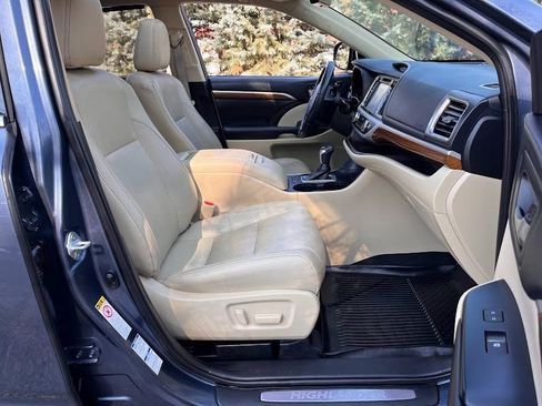Used 2019 Toyota Highlander Limited Platinum image 37