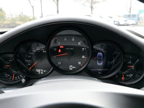 Used 2015 Porsche 911 Carrera image 28