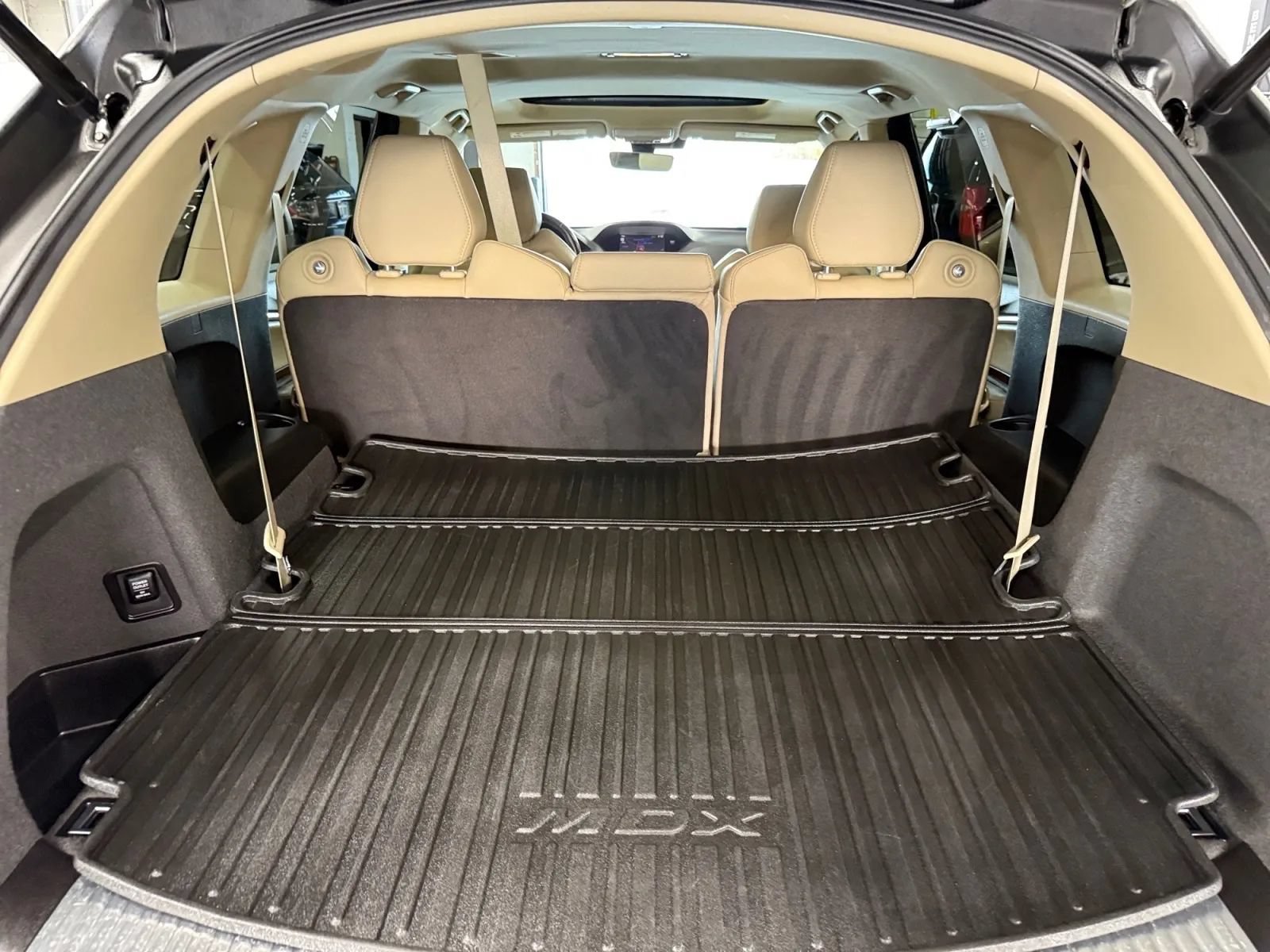 Used 2018 Acura MDX w/ Technology Package AWD/4WD image 19