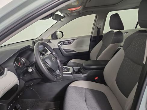Used 2021 Toyota RAV4 XLE image 12