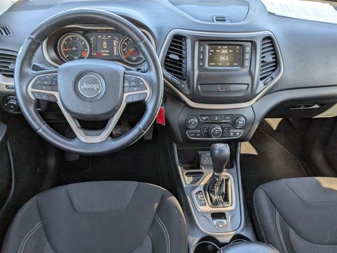 Used 2015 Jeep Cherokee Latitude image 11