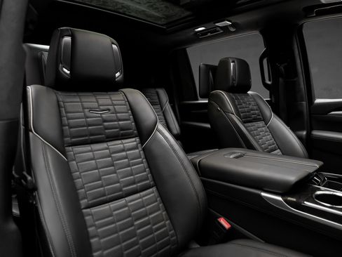 Used 2025 Cadillac Escalade ESV Sport Platinum AWD/4WD image 73