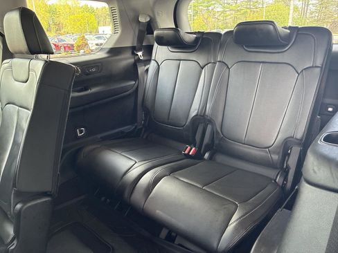 Used 2022 Jeep Grand Cherokee L Limited AWD/4WD image 11