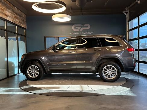 Used 2021 Jeep Grand Cherokee Laredo w/ Security & Convenience Group AWD/4WD image 6