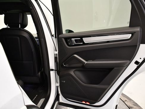 Used 2023 Porsche Cayenne S image 53