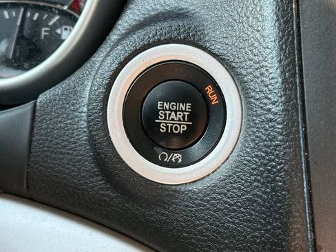 Used 2018 Dodge Journey SE w/ Connectivity Group FWD image 19