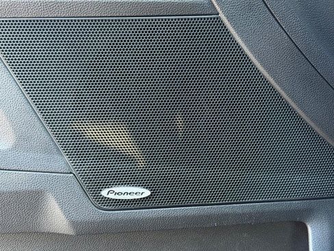 Used 2017 Chevrolet Equinox LT image 26