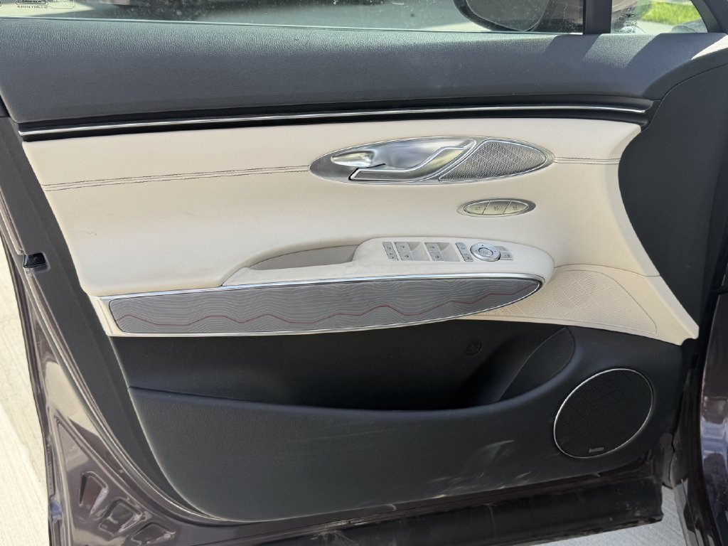 Used 2023 Genesis GV70 2.5T w/ Advanced Package AWD/4WD image 9
