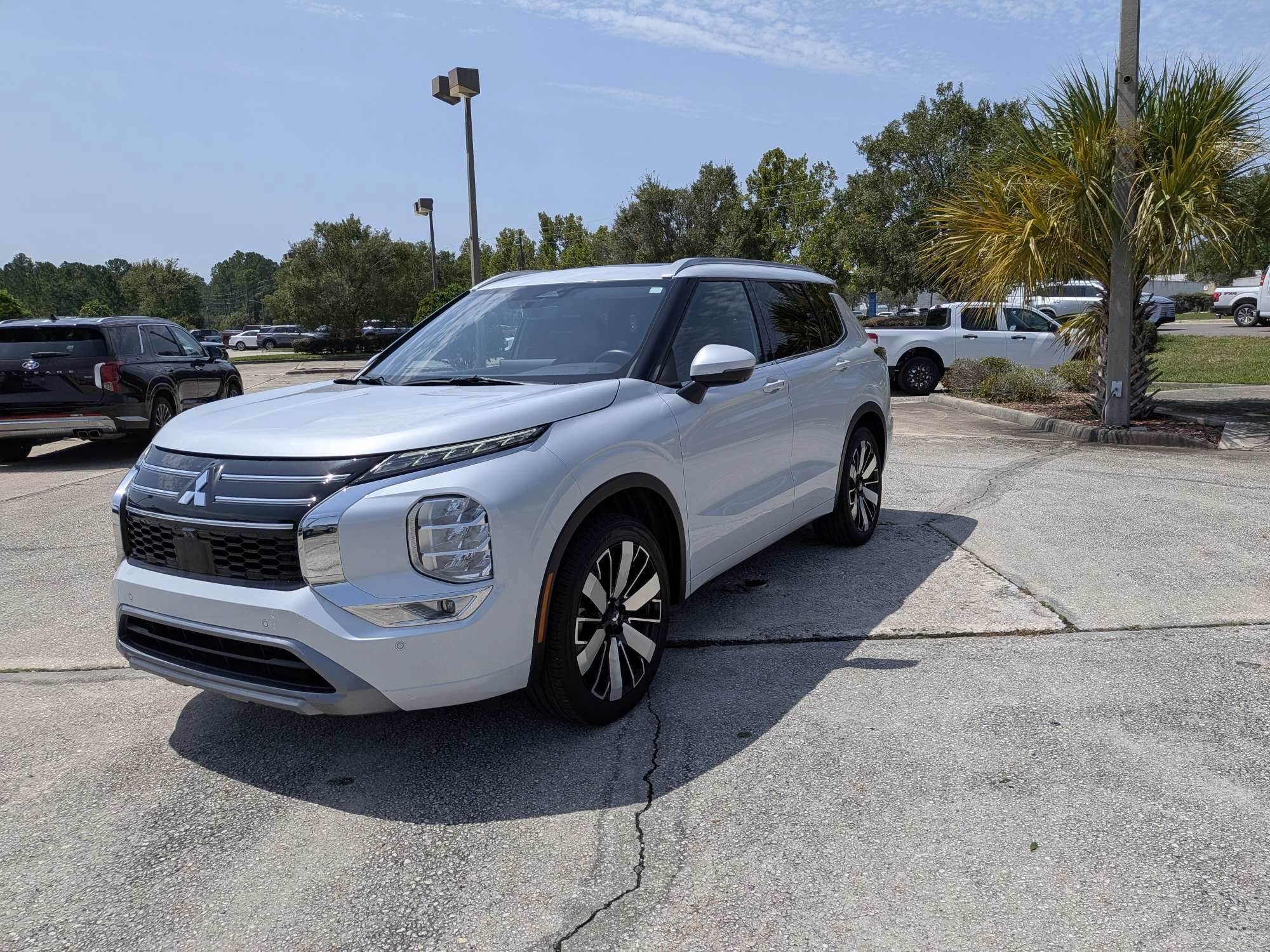 Used 2025 Mitsubishi Outlander SEL FWD image 8