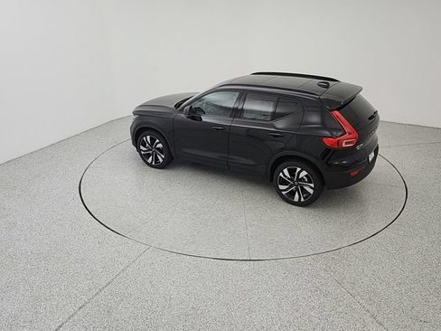 New 2026 Volvo XC40 B5 Ultra w/ Protection Package Premier AWD/4WD image 19