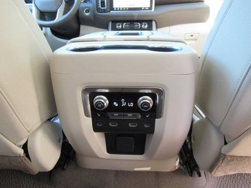 Used 2021 GMC Yukon XL Denali w/ Denali Premium Package RWD image 37