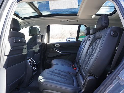 Used 2023 BMW X7 xDrive40i w/ Premium Package image 49