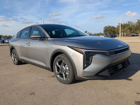 New 2025 Kia K4 LXS image 35