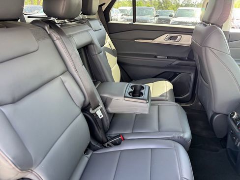 New 2026 Ford Explorer Active RWD image 24