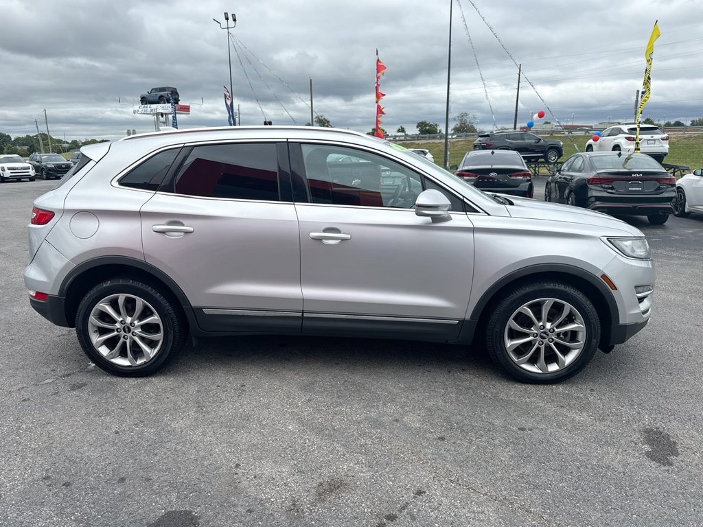 Used 2017 Lincoln MKC Select w/ Select Plus Package AWD/4WD image 6