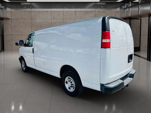 Used 2019 Chevrolet Express 2500 w/ Driver Convenience Package RWD image 5