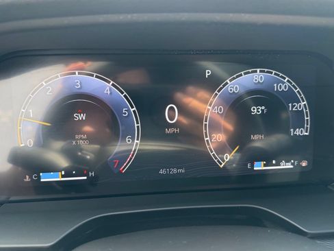 Used 2024 Jeep Grand Cherokee Altitude AWD/4WD image 11
