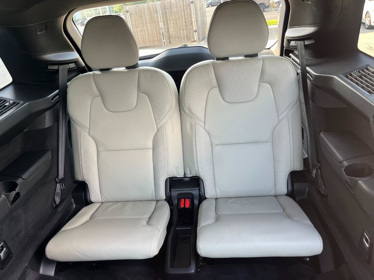Used 2020 Volvo XC90 T6 R-Design w/ Protection Package Premier AWD/4WD image 25