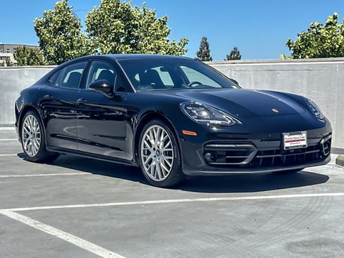 Used 2023 Porsche Panamera image 10
