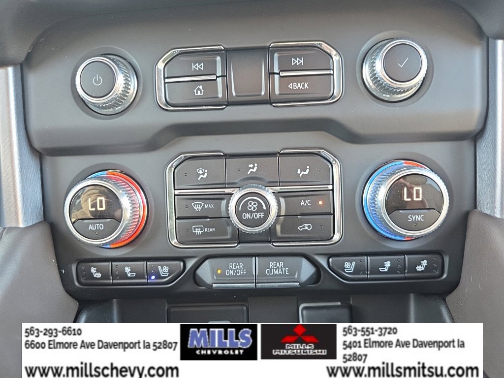 Used 2023 GMC Yukon XL SLT w/ SLT Premium Package AWD/4WD image 12
