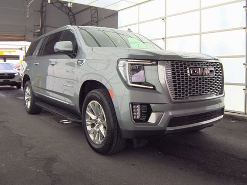 Used 2024 GMC Yukon XL Denali image 3