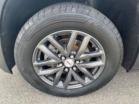 Used 2019 GMC Acadia SLT w/ LPO, Floor Liner Package AWD/4WD image 6