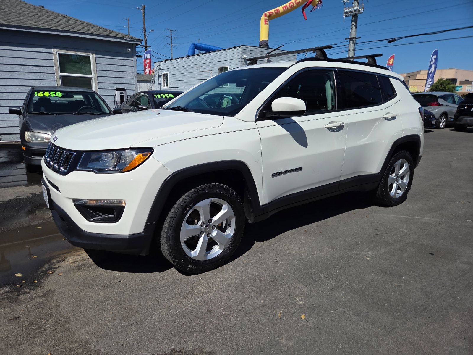 Used 2017 Jeep Compass Latitude w/ Popular Equipment Group AWD/4WD image 1
