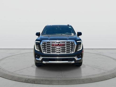 Used 2026 GMC Yukon XL Denali w/ Sun & Power Step Package AWD/4WD image 3