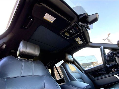 Used 2022 Land Rover Range Rover Westminster Edition image 13