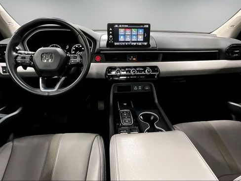 Used 2024 Honda Pilot Touring image 9