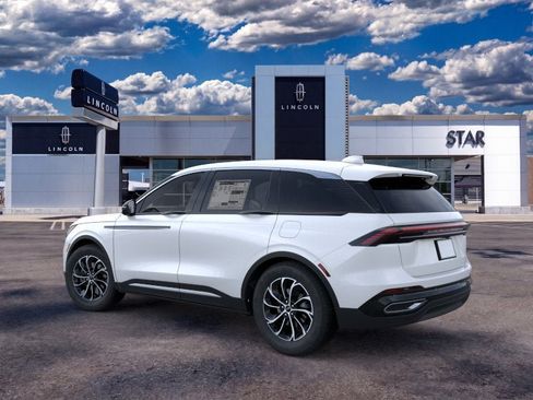 New 2026 Lincoln Nautilus Premier AWD/4WD image 4