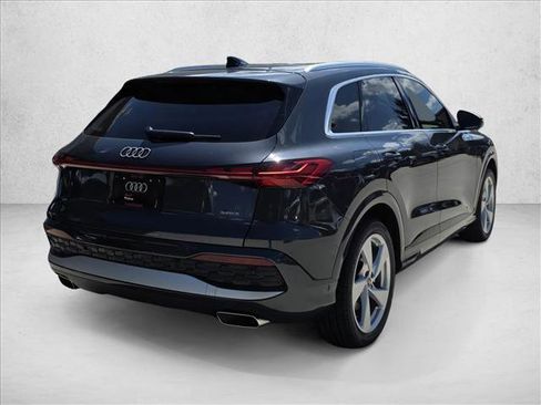 New 2025 Audi Q5 Prestige image 4