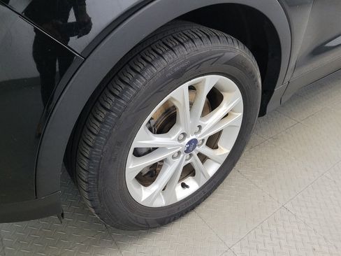 Used 2017 Ford Escape SE w/ Equipment Group 201A AWD/4WD image 31