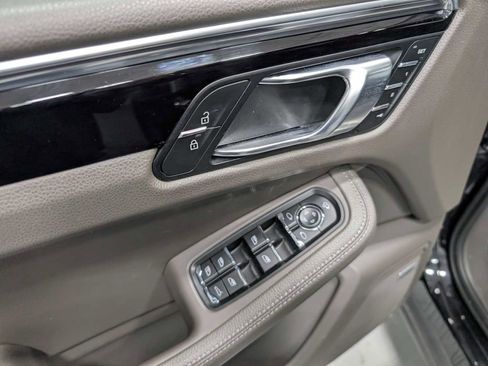 Used 2023 Porsche Macan S image 40