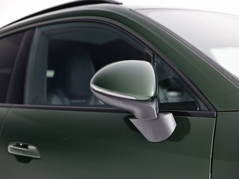 New 2025 Porsche Macan 4S Electric image 16