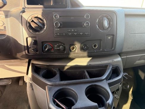 Used 2012 Ford E-350 and Econoline 350 XLT RWD image 18
