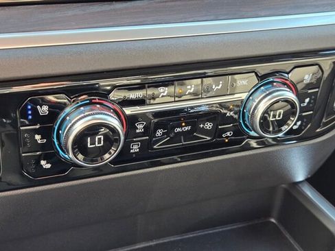 New 2026 GMC Sierra 1500 SLT w/ SLT Premium Package image 18