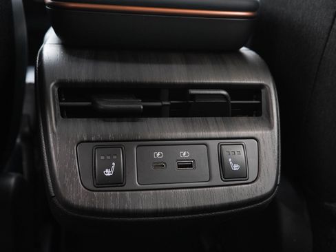 Used 2023 Nissan Ariya AWD/4WD image 17