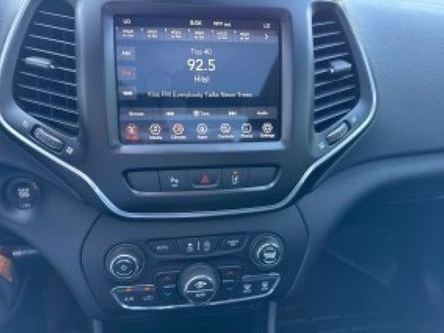 Used 2021 Jeep Cherokee Latitude Lux 80th Anniv w/ Quick Order Package 26U 80TH image 22