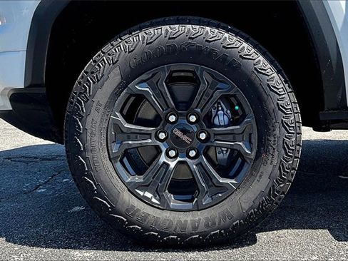 New 2025 GMC Canyon Elevation w/ Convenience Package image 12