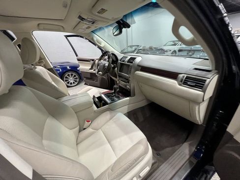 Used 2018 Lexus GX 460 Premium w/ Premium Package image 38