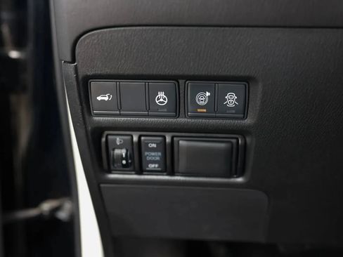 Used 2019 Nissan Armada Platinum w/ Captain's Chairs Package RWD image 51