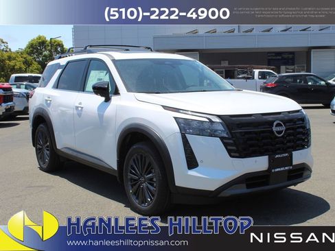 New 2026 Nissan Pathfinder SL w/ SL Premium Package AWD/4WD image 5