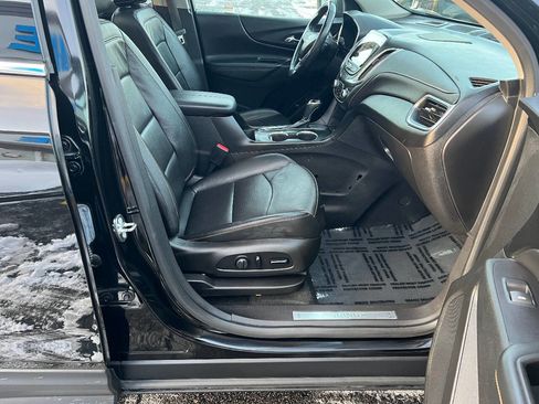 Used 2018 Chevrolet Equinox Premier FWD image 18