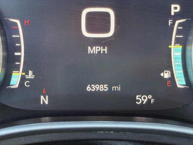 Used 2024 Chrysler Pacifica Touring-L FWD image 27